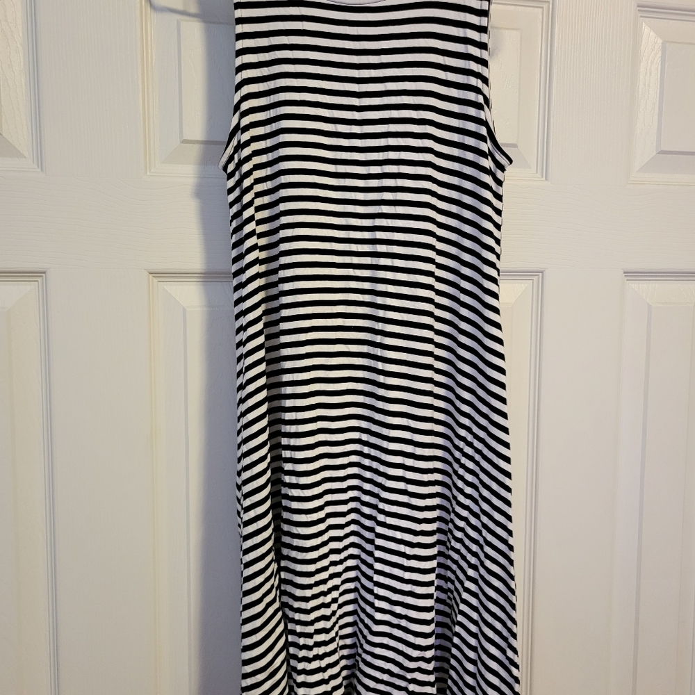 Ladies Juniors sleeveless dress